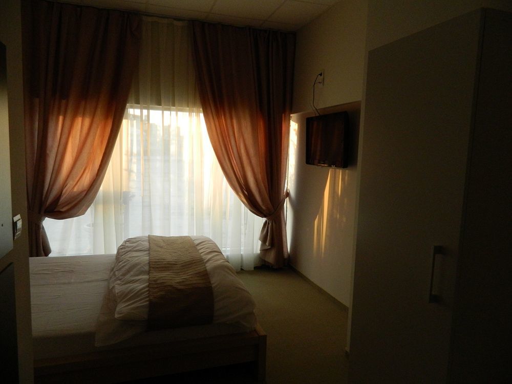 Guesthouse City Central International Skopje Ngoại thất bức ảnh
